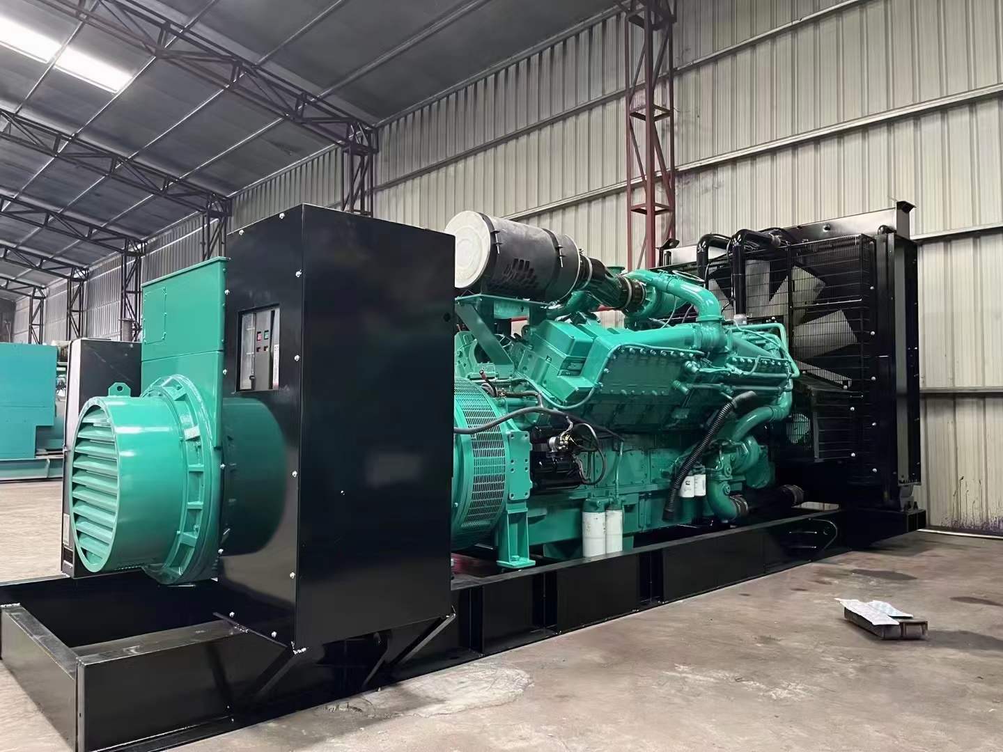 西峰如何降低 800kW 柴油发电机输出电流的波动?